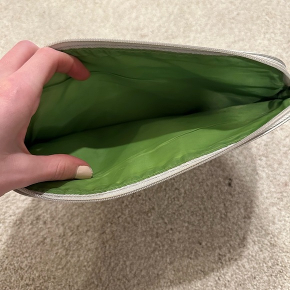 COPY - Clinique Silver Pouch - Picture 2 of 6